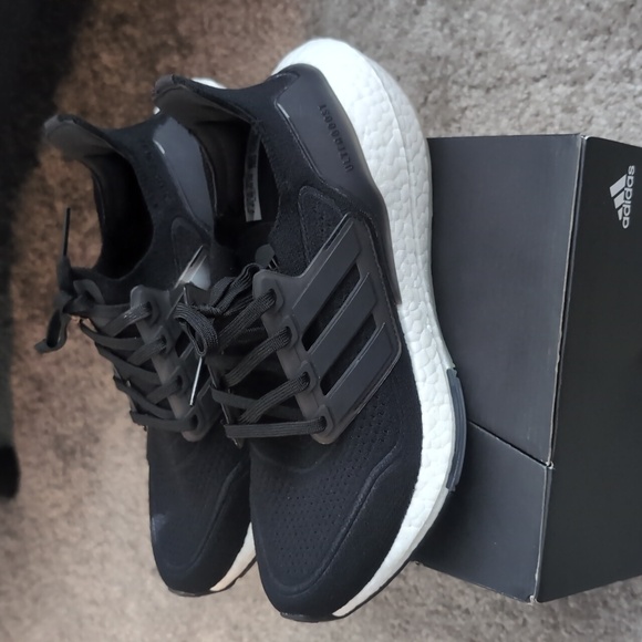 Adidas ultraboost 21 - Picture 1 of 11